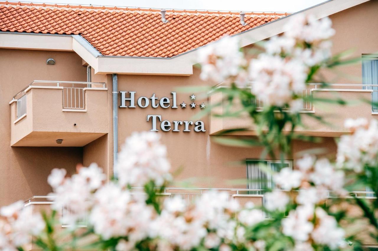 Hotel Terra Novalja Exterior foto